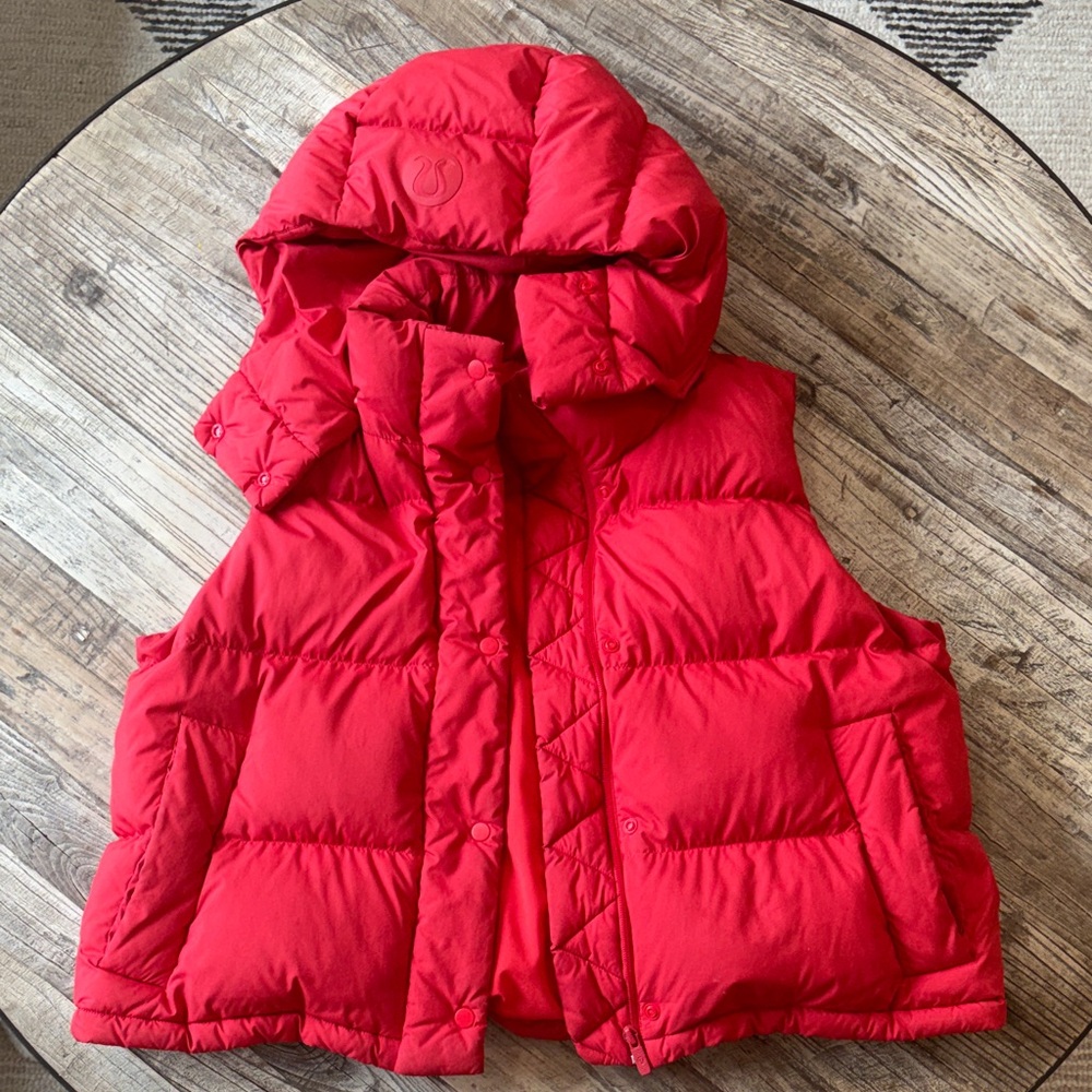 Lululemon Athletica Bright Red women’s puffer Vest